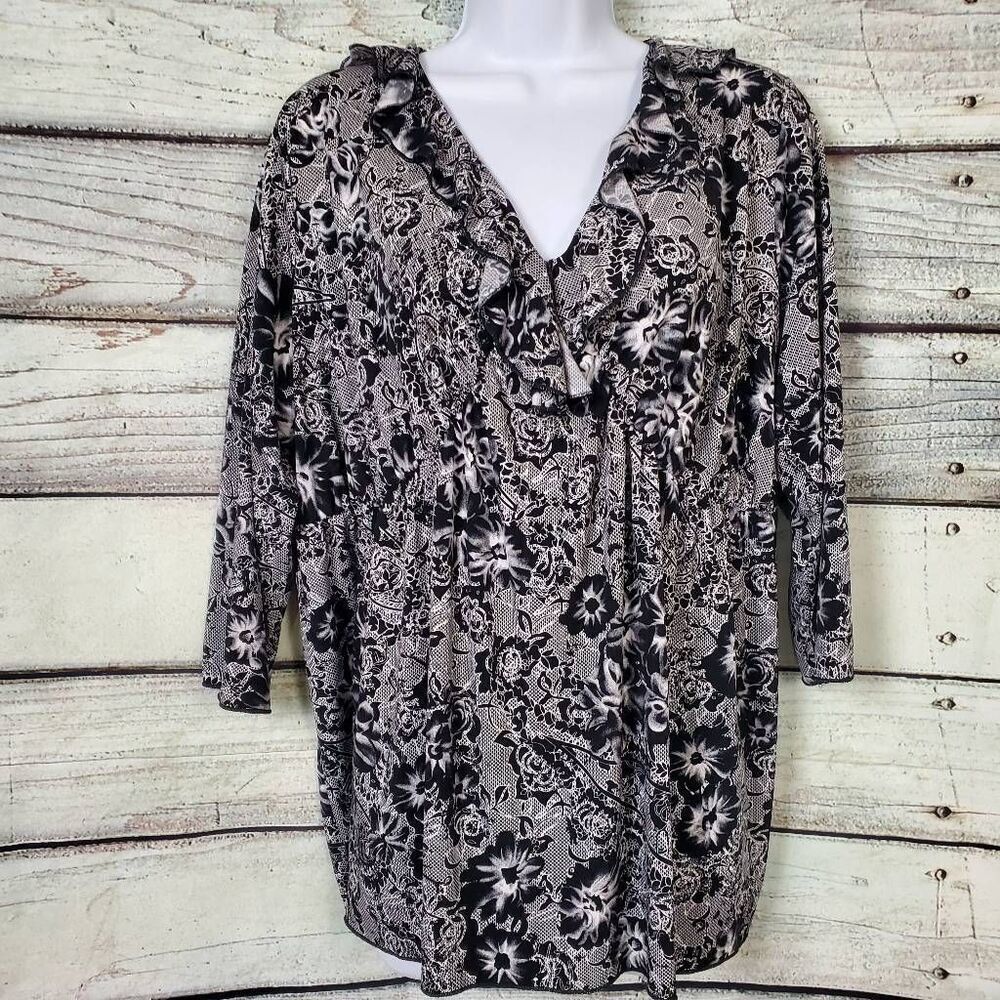 Susan Lawrence Woman 2X Black White Floral Print Tunic Top
